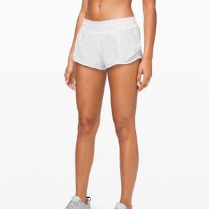 Lululemon white hotty hot shorts! Sz 4